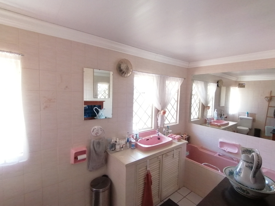 3 Bedroom Property for Sale in Flamwood North West